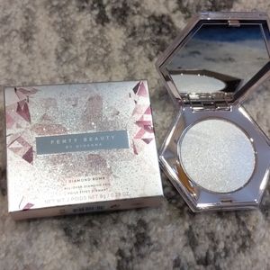 Fenty Beauty Diamond Bomb Highlighter